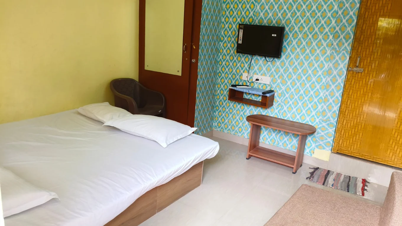 Double Deluxe AC Room Near Serenity Beach - Premium budget accommodation